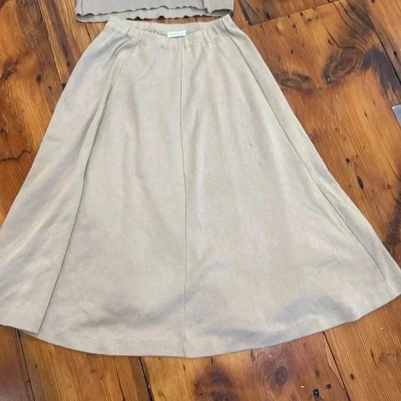 Joan Vass USA tan cream 100% cotton sweater and skirt set size small/medium - Picture 2 of 9